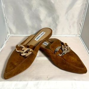 NWT Steve Madden Finn loafer mule slip on with cognac suede with gold chain 6.5